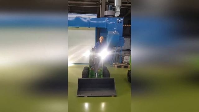 Мини-погрузчик Frontmen (Фронтмен). Фары смотреть онлайн