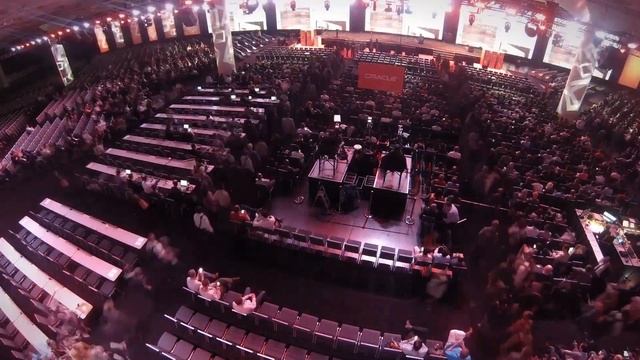 Experience the energy at Oracle CloudWorld смотреть онлайн