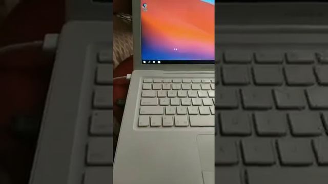 Macbook 3,1 2007 Magsafe 85w ML смотреть онлайн