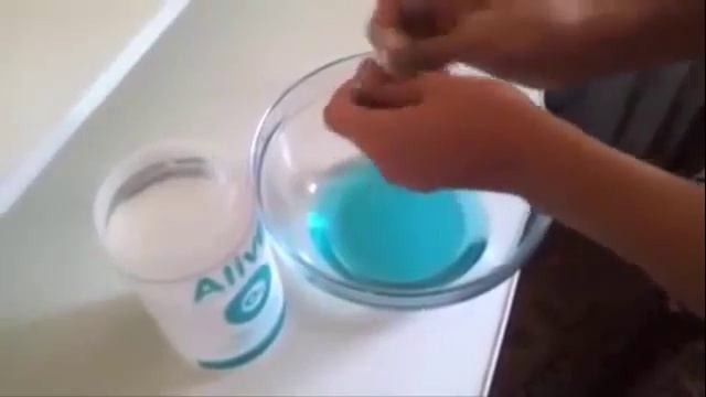 ОТБЕЛИВАТЕЛЬ ДЛЯ БЕЛЬЯ АЛИВЕ ОПЫТ С ЗЕЛЕНКОЙ. РЕЗУЛЬТАТ НАЛИЦО! смотреть онлайн