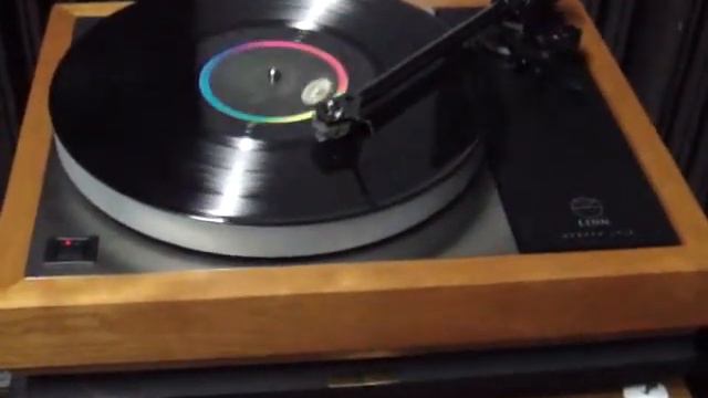 Linn Sondek LP12 plays Earl Klugh смотреть онлайн