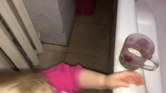 Учимся чистить зубки 2 года смотреть онлайн