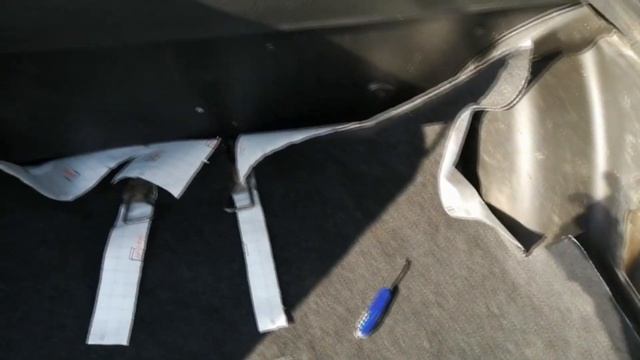 Самоклеющийся карпет прикольная штука. Обклеил дно багажника Нивы смотреть онлайн