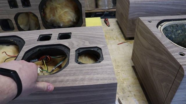 Наклеил шпон на YAMAHA NS-1000X