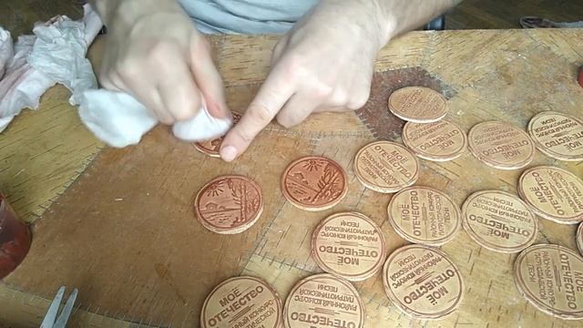 Тонируем оттиск на бересте масляной краской. смотреть онлайн