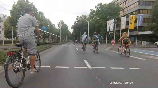 Critical Mass Bonn - Juni смотреть онлайн