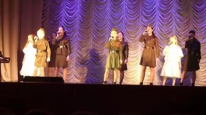 Мы за мир, муз. и сл. А. Петряшева