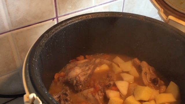 Сочная курочка с чесноком и картошкой