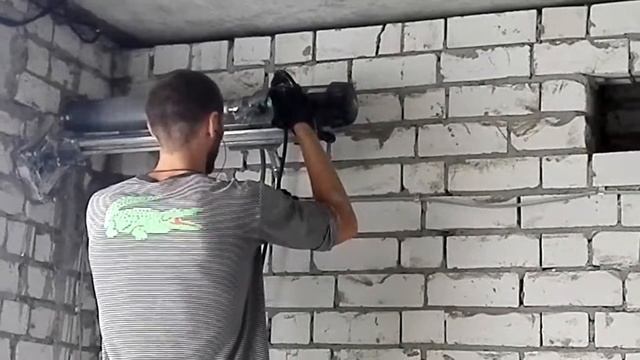 Вот как делается отверстие в толстой стене.