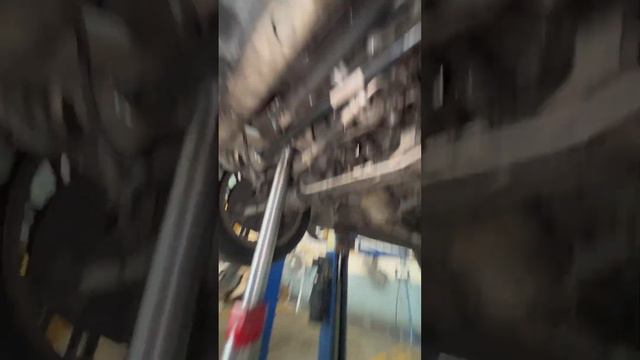 Mercedes Benz E300 W212 เปลี่ยนยางอ่างเครื่องและฝาวาร์ว มาดูกัน