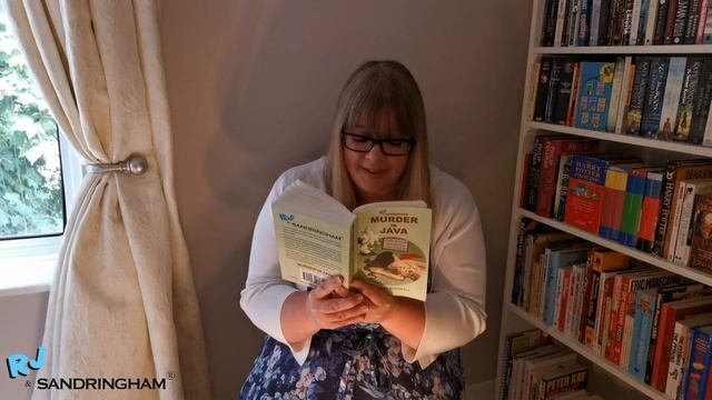 Emily Jardine Reads Chapter One From Murder in Java смотреть онлайн