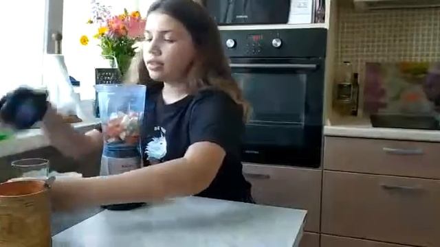 Готовим морковно - яблочный смузи смотреть онлайн