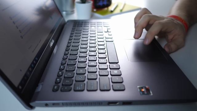 ? Tani laptop do nauki i multimediów | Asus VivoBook X509DA-EJ253T0 смотреть онлайн