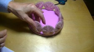 ВАЗОЧКА ДЛЯ КОНФЕТ ИЗ КАРТОНА И ПРЯЖИ СВОИМИ РУКАМИ))))МАСТЕР КЛАСС ))