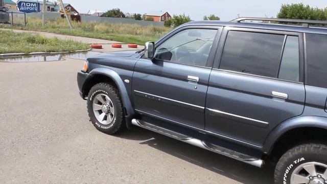 Внедорожник Митсубиси Паджеро Спорт 2006 года. Mitsubishi Pajero Sport SUV 2006