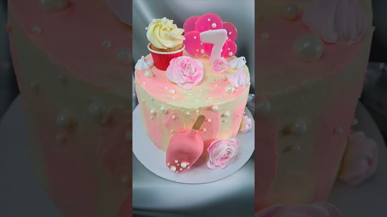 Торт на ДР девочке #вауэтовкусно #торт #оформлениеторта #cakedecorating #cake