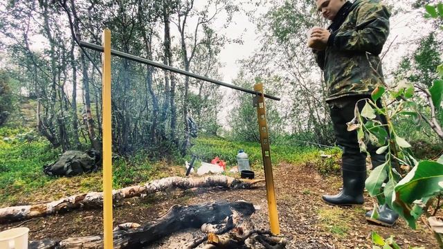 РЫБАЛКА НА КОЛЬСКОМ П-ВЕ|ОХОТА НА ФОРЕЛЬ|УЖИН В ЛЕСУ смотреть онлайн