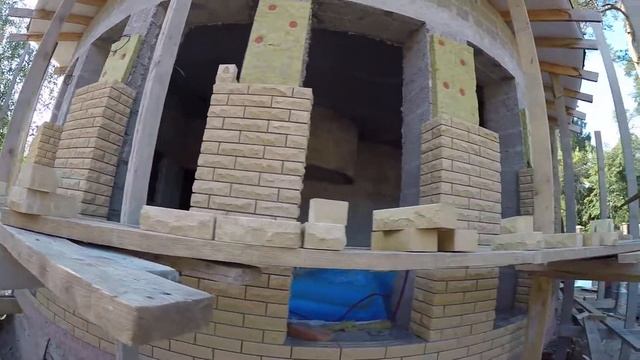 Кирпич Фагот слоновая кость Финской фактуры в облицовке дома (бригада каменщиков) +7(495)517-56-01 смотреть онлайн