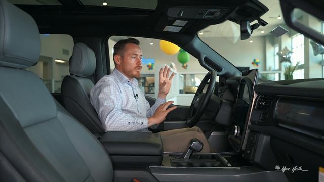 Operating Your Climate Control | 2022 Ford F-150 Lightning | Mac Haik How-Tos смотреть онлайн