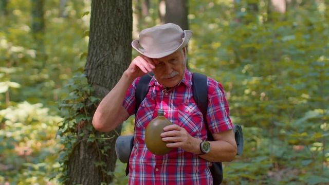 Брошенная в лесу собака держала странное письмо. Прочитав его, старик заплакал! смотреть онлайн