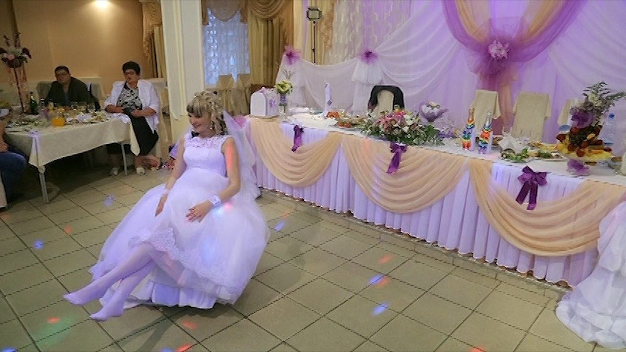 Прикольный конкурс с гостями на свадьбе когда украли туфлю невесты смотреть онлайн