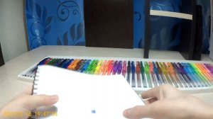 Алиса использует новые ручки/ гелевые ручки/ ручки пиши - стирай.