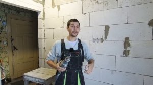 КАК СВОИМИ РУКАМИ СДЕЛАТЬ ШТРОБУ В ГАЗОБЕТОНЕ ПОД ЭЛЕКТРОПРОВОДКУ БЕЗ ШТРОБОРЕЗА И ПЫЛИ