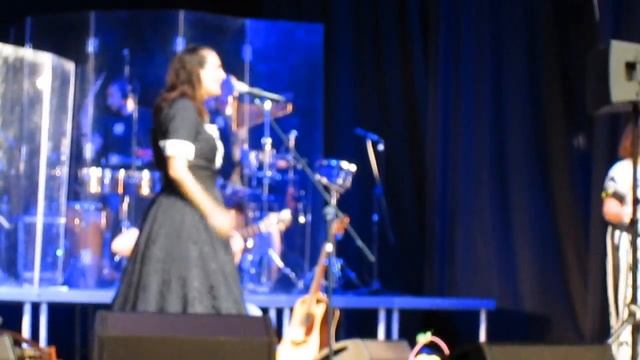Елена Ваенга - "Ку-ку да ку-ку" / Хабаровск (19.10.16.) смотреть онлайн