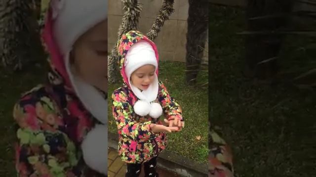 Снег в Сочи ,радость детей ) смотреть онлайн