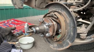 Обратный молоток для съёма ступицы.