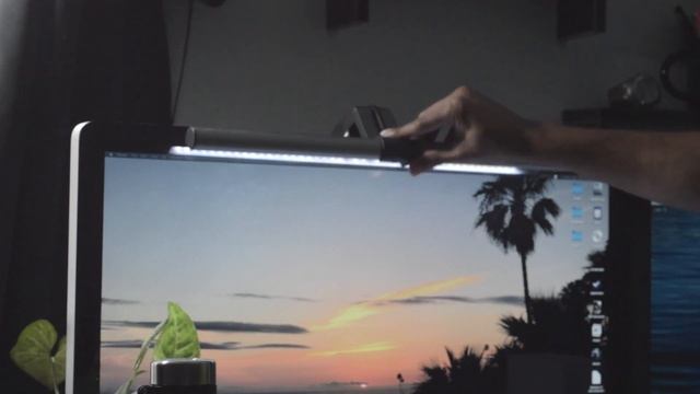 BenQ ScreenBar Plus LED Gaming Monitor Lamp Review смотреть онлайн