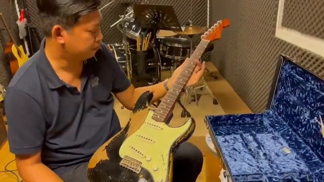 Unboxing /Fender Masterbuilt by Dale Wilson 1960 Heavy Relic BLK… смотреть онлайн