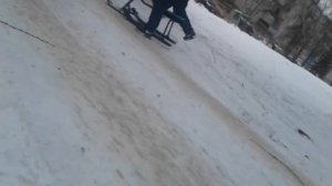 Дрифт на снегокате с Владом