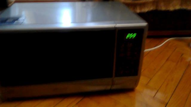 Микроволновка Samsung ME83KRS-2 (первое включение) смотреть онлайн