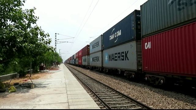 Monstrous Diesel Train | Double Stack Container Train - Indian Railway смотреть онлайн