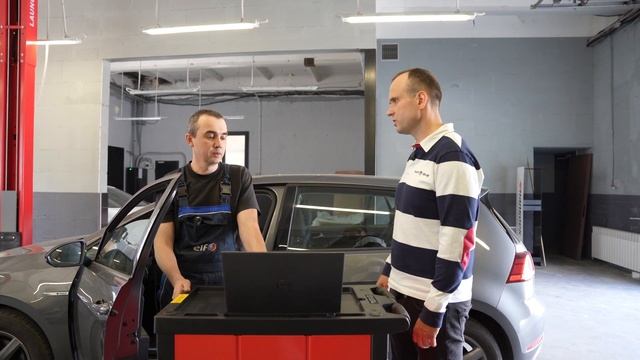Діагностика батареї на VW e-Golf з Норвегії смотреть онлайн