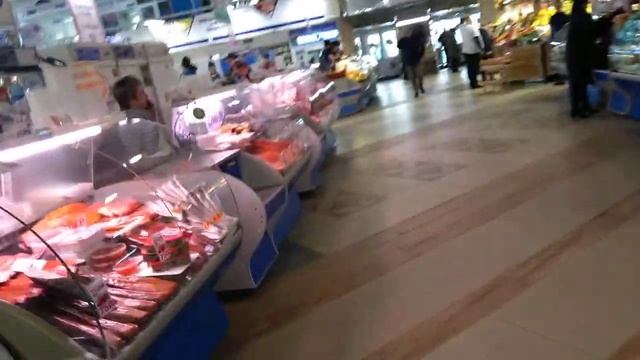 Обзор центрального рынка Хабаровска, головка чеснока 150 рублей , цены на мясо, сало, рыбу, икру. смотреть онлайн