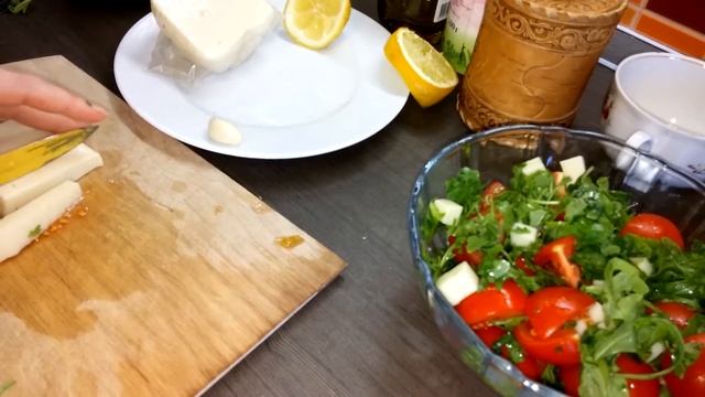 Рецепт - Салат с рукколой и моцареллой смотреть онлайн