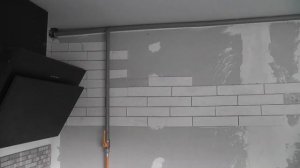 МОНТАЖ ИСКУССТВЕННОГО КАМНЯ. ФИНАЛ С ОТДЕЛКОЙ СТЕН КУХНИ.