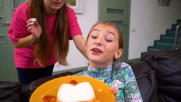 Николь СЛОМАЛА НОГУ На Гимнастике??? || Или притворяется??