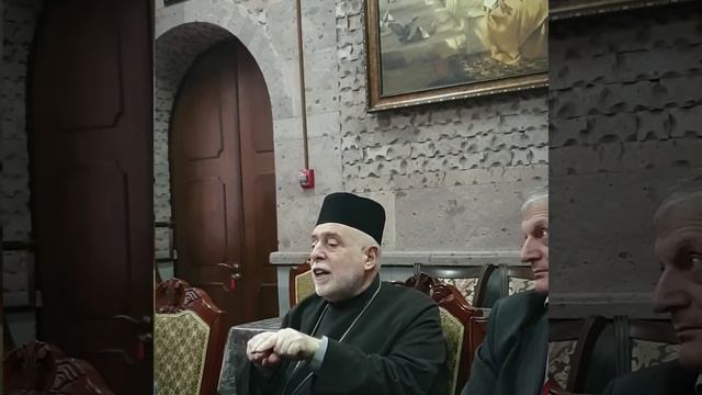 Армянский священник объясняет разницу между ААЦ и РПЦ