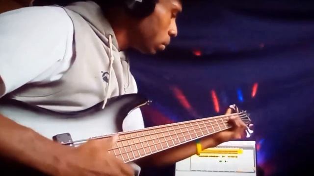 Marcus Miller - Run For Cover (Bass Cover) - INTRO BIT смотреть онлайн