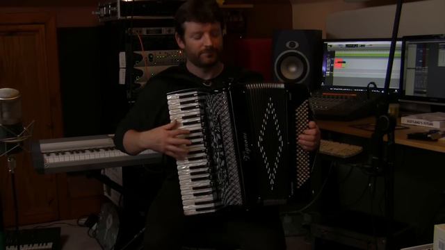 The Oslo Waltz played on a Vignoni Compact 3 + 1 piano accordion смотреть онлайн
