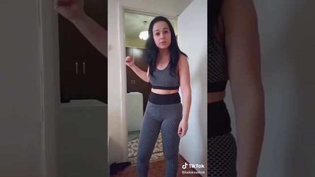 #VINE Жена не знает как пристать к мужу...???#vines #ludoksashok #вайн #людасаша смотреть онлайн