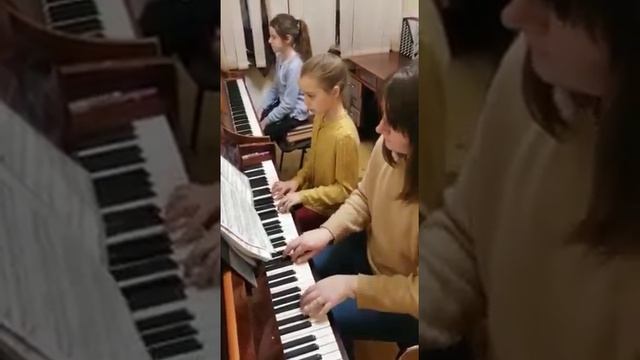 Немецкие танцы Л.В.Бетховен - Ященко Ольга, Калинова Анна и Калинова Марина Вадимовна смотреть онлайн