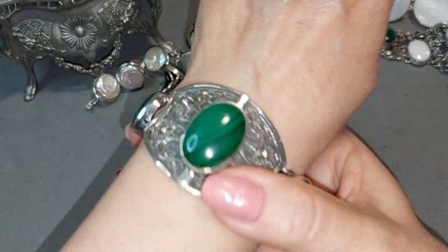 21.Шикарные серебряные украшения с малахитом, перламутром, жемчугом, сердоликом??? смотреть онлайн