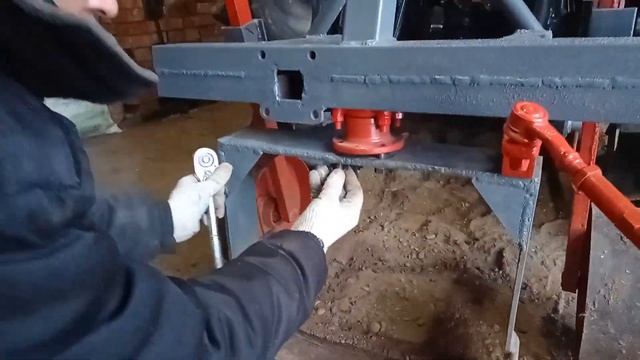 Детальный видеообзор по самодельной картофелекопалке смотреть онлайн