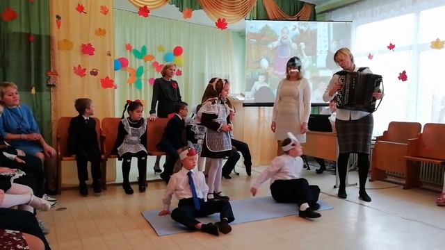 Песня-сценка "Жили у бабуси, два весёлых гуся!" на празднике осени. смотреть онлайн