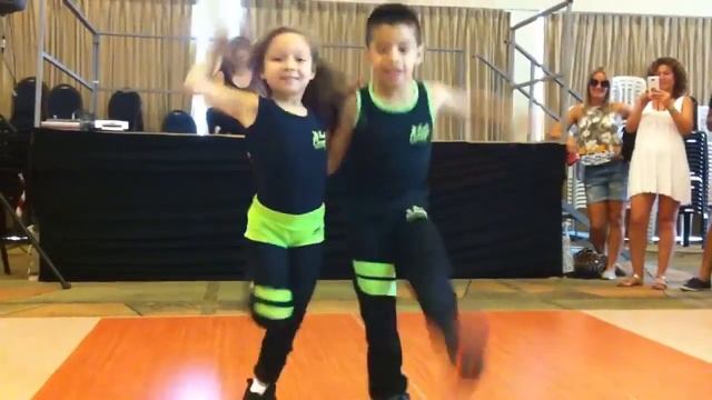 Best Kid's samba dance ever смотреть онлайн
