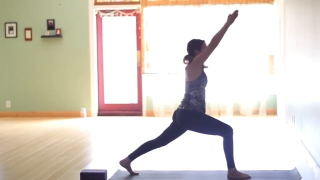 Vinyasa Flow Yoga for Opening Your Heart смотреть онлайн
